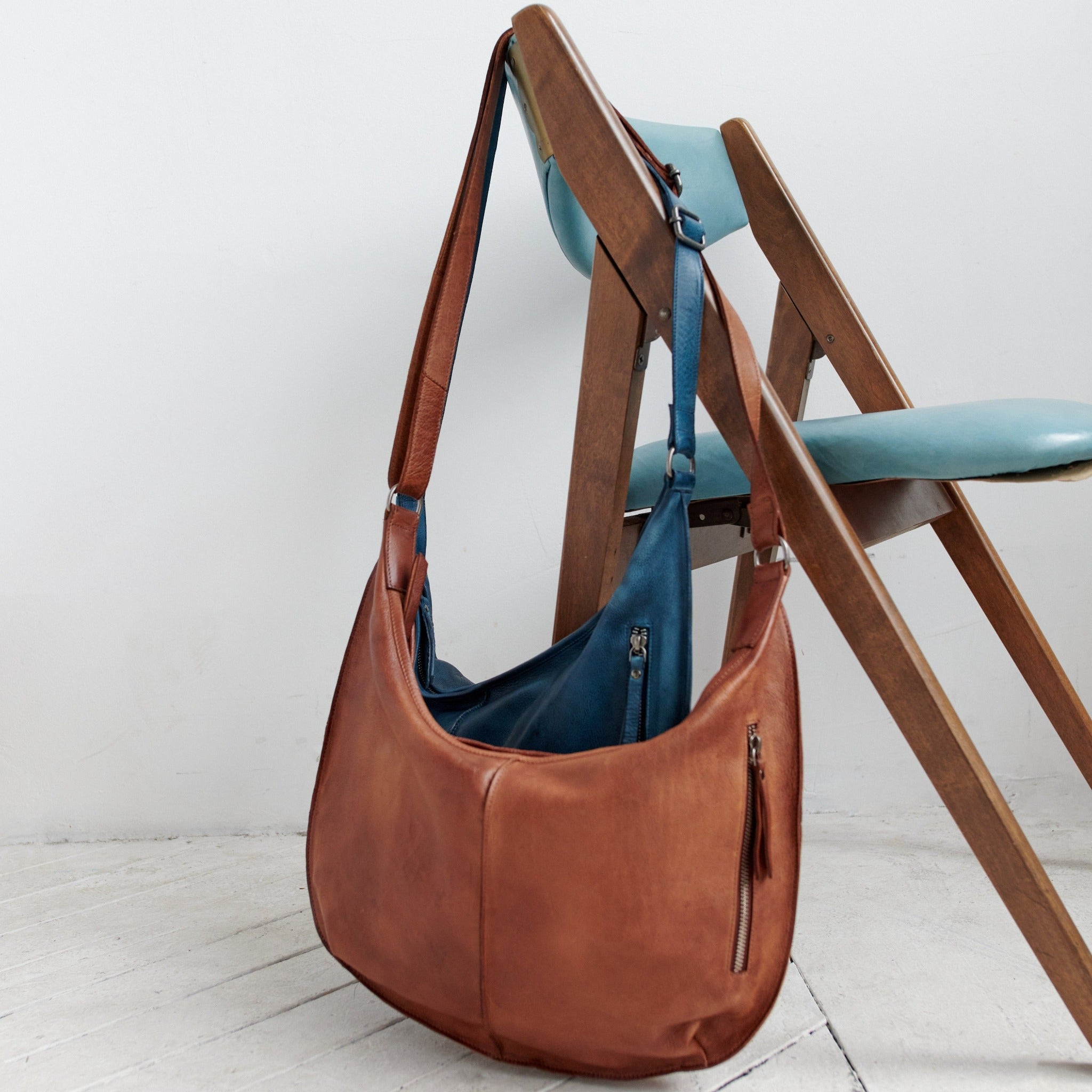 Jackson Leather Crossbody Bag - Image 8